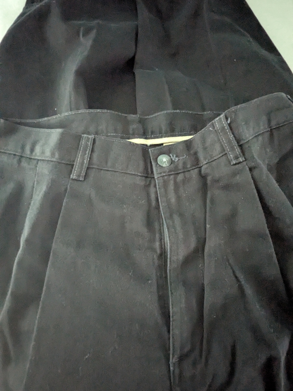 Classic Black Men’s Pleated Pants Size 32x30